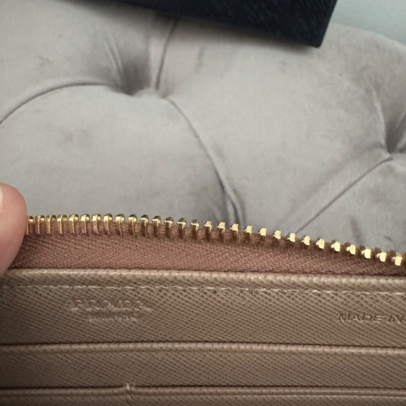 Prada Fiocco Bow Wallet Ribbon Saffiano Leather Zip  Around Wallet AUTHENTIC - Picture 6 of 8